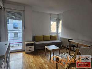 Garsonjera u centru Novog Sada, 28 m², 5/6 sprat