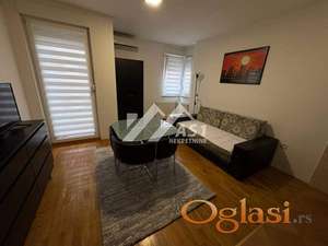 IZDAJE SE GARSONJERA U CENTRU ID#5529