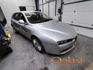 Alfa Romeo 159 kompletan auto u delovima kod boje 565/a