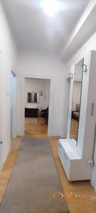 Izdajem namešten trosoban stan - 70m²