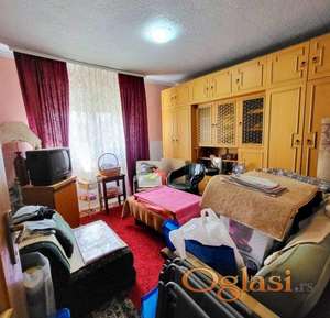 Porodična kuća u mirnom delu Titela!