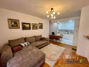 PORODIČNI STAN KOJI IMA SVE - GRBAVICA 