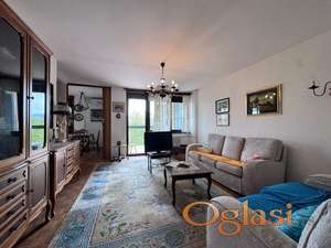 Odlican trosoban stan na Liman 4