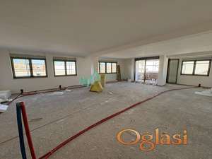 Lux četvorosoban stan na Salajci-108m2