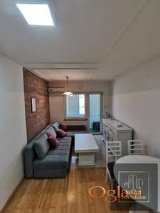 Cankareva ulica! Nova Detelinara! Dvosoban!