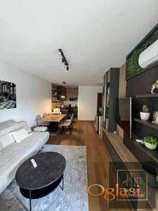 Moderno opremljen dvoiposoban stan, Bulevar Evrope, Novi Sad