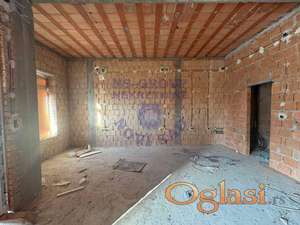 Lokal u sivoj fazi 48m2 Centar