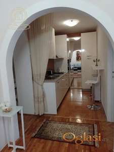 Lux trosoban stan na Slaviji