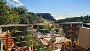 Petrovac – jednosoban stan s pogledom na more i garažom