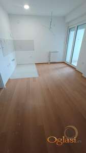 NOV PRAZAN JEDNOIPOSOBAN STAN KOD BULEVARA, CENTAR