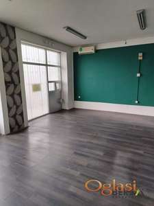ODLIČAN ULIČNI LOKAL OD 40 M2 SA PARKINGOM NA SALAJCI
