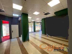  ULIČNI LOKAL OD 80 M2 NA BULEVARU OSLOBOĐENJA, MOGUĆNOST BAŠTE