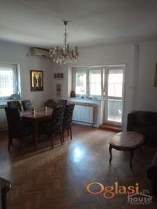SREMSKI KARLOVCI - SREMSKI KARLOVCI - 166m2 - 1200 evra