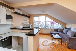 Dva  stana  u  jednom, Vizantijski bulevar kod Rode, 82 m2