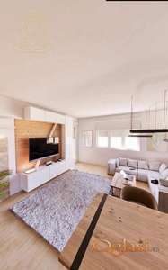 Luksuzan, prostran i sunčan porodični stan