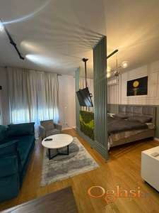 PRELEPA STUDIO GARSOJERA NA ZVEZDARI - ULICA BANJSKA + GARAŽA