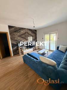 Kuća sa 3 uknjižena stana + garaža + plac