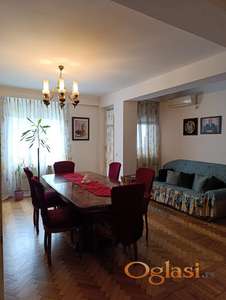 ~~PRELEP Porodičan stan kod BULEVARA~~