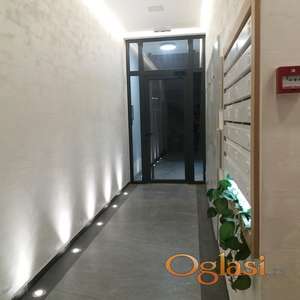 Zvezdara-Vračar- Garsonjera sa terasom, u luksuznoj zgradi