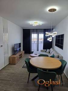 Moderan stan u novoj zgradi-top namesten