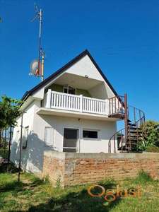 Vikendica Fruska Gora-Vizic 62m2,8.5ari placa