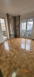 PRODAJA - Renoviran stan na Detelinari