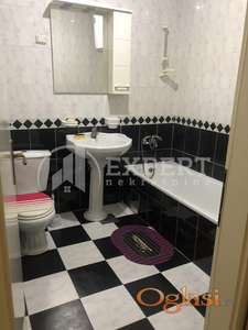 Izdaje se garsonjera u Obrenovićevoj ulici preko puta HM-a,43m2, cg