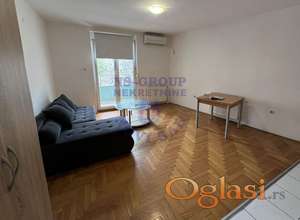 Izdaje se komforan, trosoban stan u blizini Bulevara oslobođenja, površine 65m²
