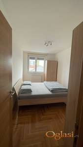 Odmah useljiv, nov, opremljen, sa parking mestom