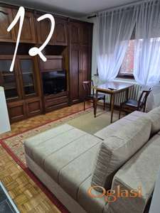 IZDAJEM STAN 38m/2,JEDNOIPOSOBAN,NAMESTEN,USELJIV,ZA DVE OSOBE.BEZ AGENCIJE ILI POSREDNIKA. Tel.0652322449