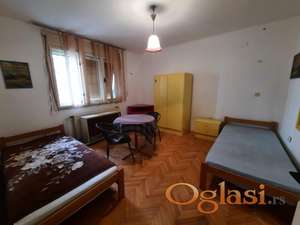Dvoktevetna soba 140e.uracunati svi troskovi u cenu