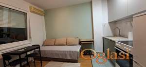 Garsonjera sa terasom i parkingom (Grbavica)