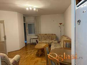 Namešten, dvoiposoban stan sa parking mestom, Nova detelinara