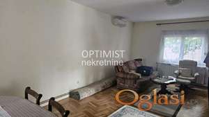 Batajnica, kuća od 176m2, plac 5 ari ID#3561
