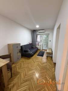 Novi Sad, Rotkvarija, dvosoban stan sa odvojenom kuhinjom