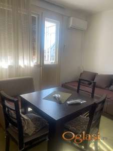 Ratka Mitrovića, 20 m2, TA, 1 sprat, 200 e