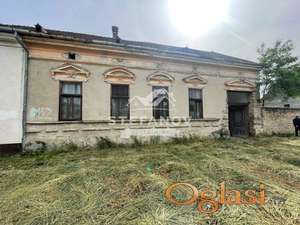 Salonska kuća u centru Perleza ID#1848