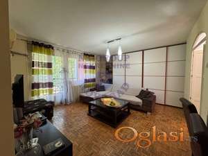 Pravi porodični stan u jednom od najlepših delova Novog naselja.