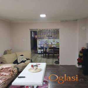 Na prodaju kuca u Banostoru