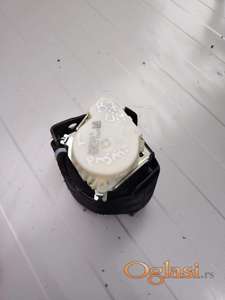 Pasat b7 zadnji levi pojas