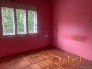 Spratna,odlicna kuca u Cara Dusana