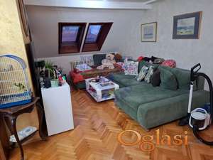 Četvorosoban stan na Novoj Detelinari