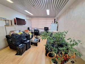 POSLOVNI PROSTOR 46M2 KOD BULEVARA, SAJMA, 3. SPRAT, POGODNO ZA KANCELARIJE