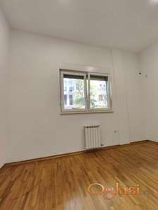 Odličan jednosoban stan kod Socijalnog ! Svetojovanska !