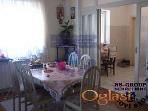 Prodaje se odlicna sprtan kuca na Adicama