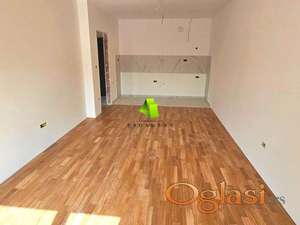 Uskoro useljiva novogradnja sa dvorištem i sadržajem za decu, idealna za porodičan život, Pantelej ID#7233