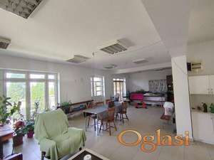 Fenomenalna kuća u mirnom delu Kaća