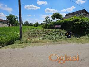 Plac na glavnom putu 10ari/1000m², Kuzmin