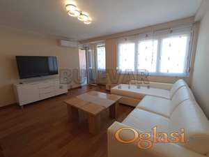 Izdaje se troiposoban stan u blizini Čaira, neuseljavan, 86m2