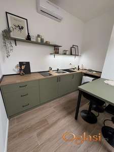 CENTAR - NAMEŠTEN JEDNOIPOSOBAN STAN - NOV NAMEŠTAJ - USELJIV ODMAH!!!